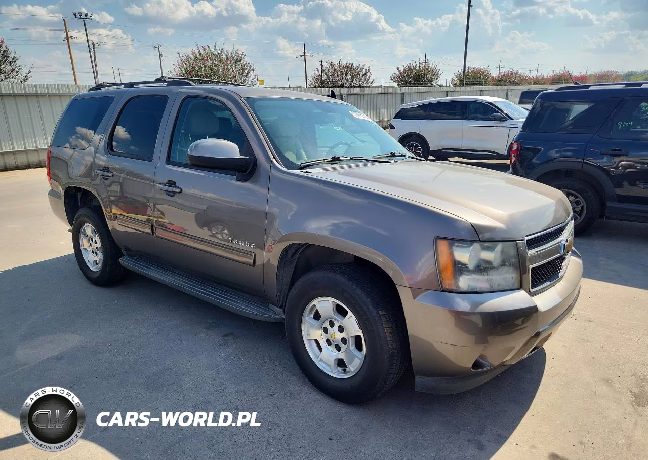 2011 Chevrolet Tahoe C1500 Ls VIN:1GNSCAE08BR392181 - 4
