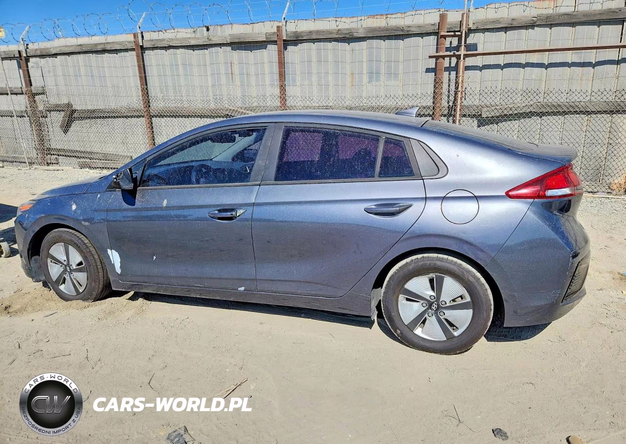 2017 Hyundai Ioniq Blue VIN:KMHC65LC8HU050336 - 2