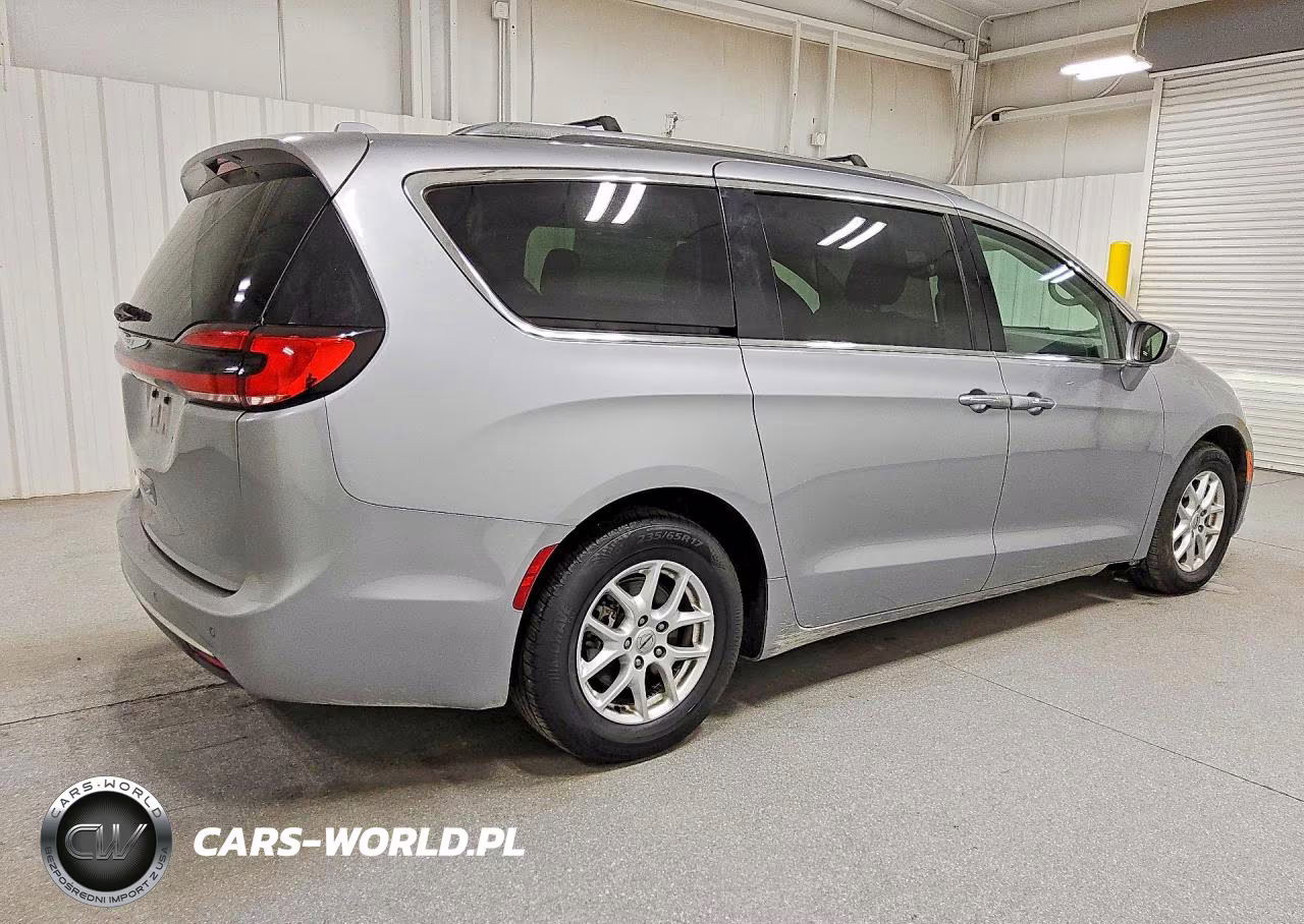 2021 Chrysler Pacifica Touring L VIN:2C4RC1BG3MR591077 - 3