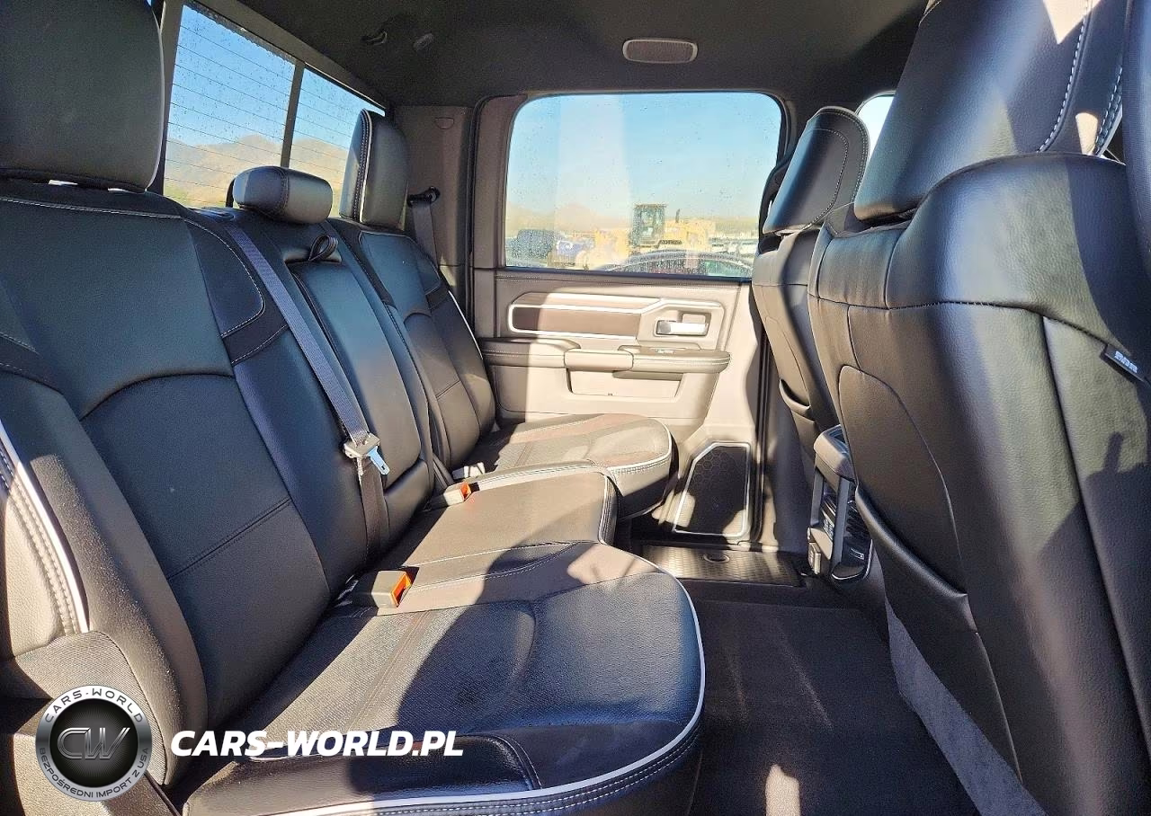 2025 Ram 2500 Laramie VIN:3C6UR5FJ7SG522523 - 10