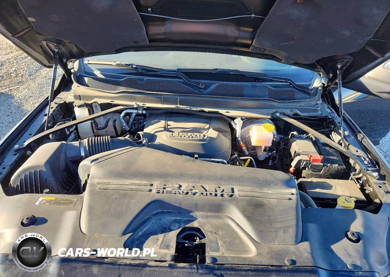 2025 Ram 2500 Laramie VIN:3C6UR5FJ7SG522523 - 11