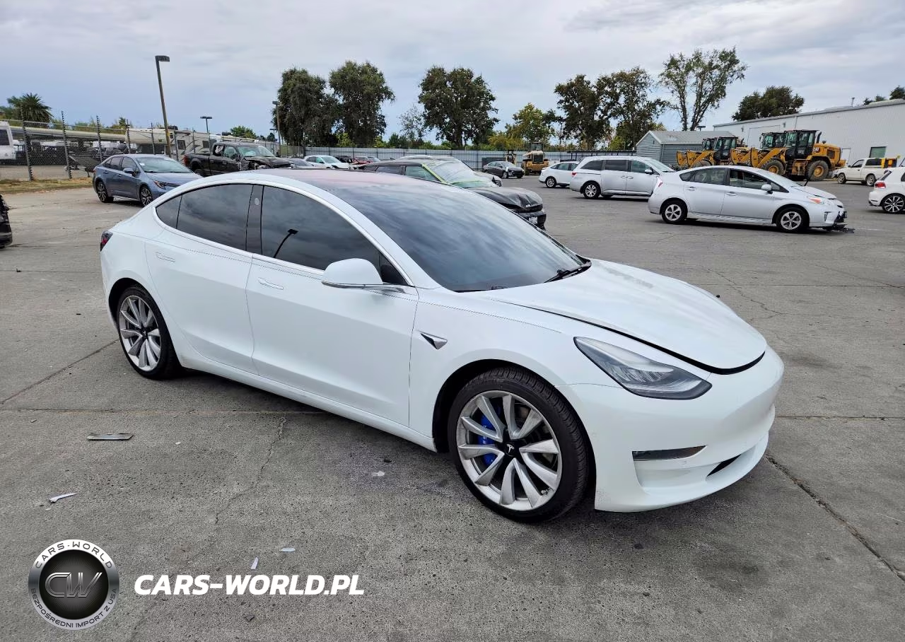 2018 Tesla Model 3 VIN:5YJ3E1EB6JF117678 - 4