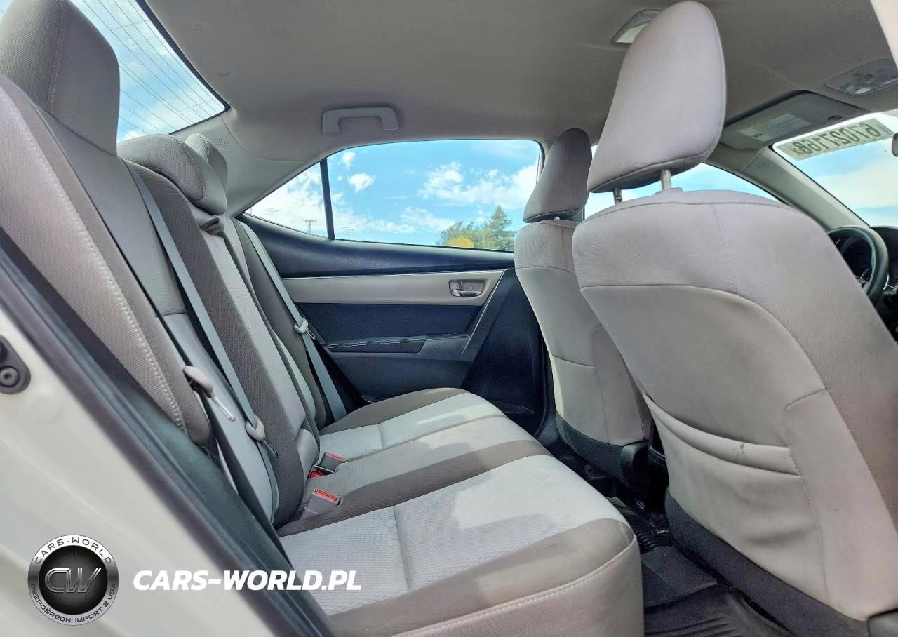 2018 Toyota Corolla Le VIN:2T1BURHEXJC028431 - 10
