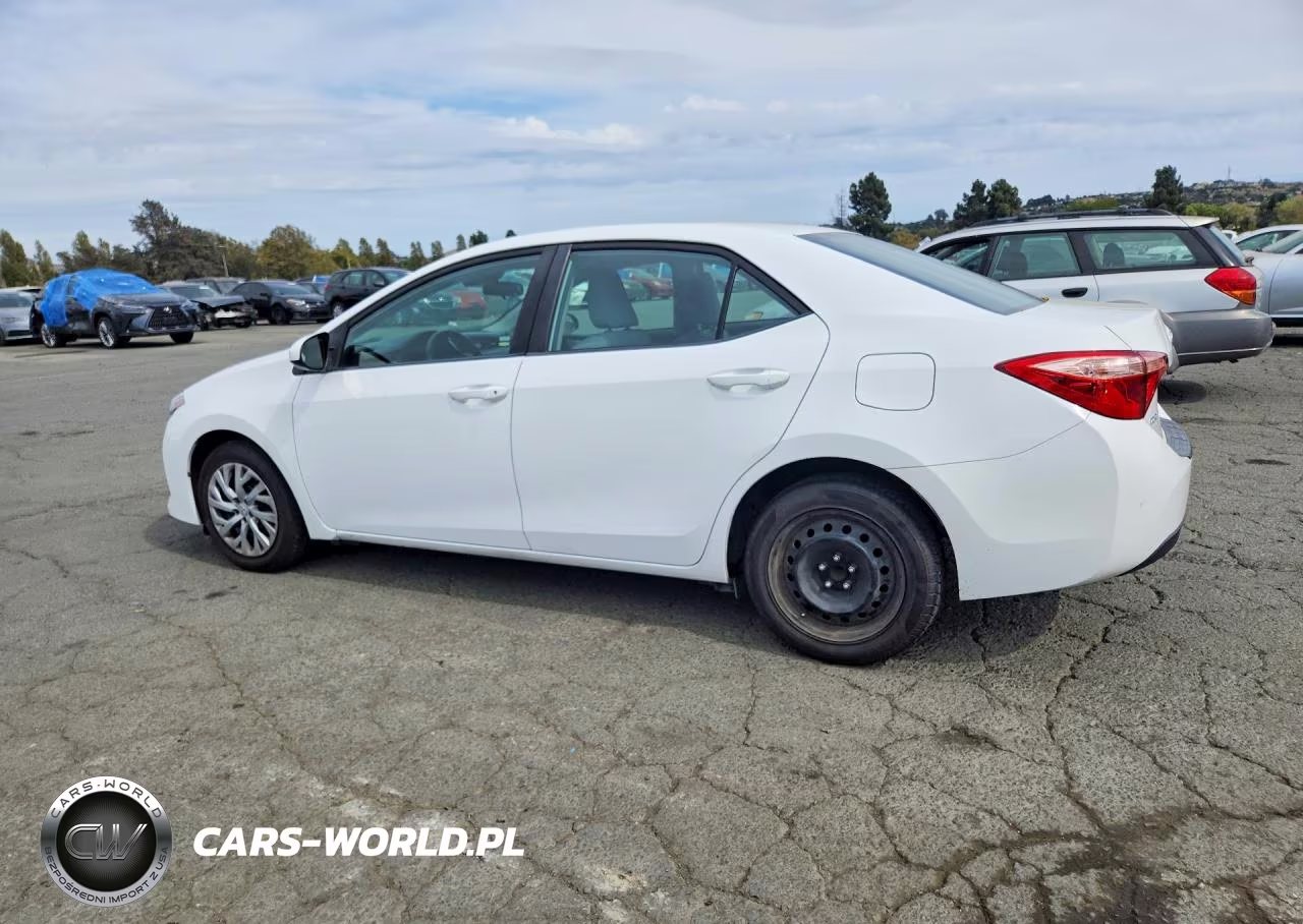 2018 Toyota Corolla Le VIN:2T1BURHEXJC028431 - 2