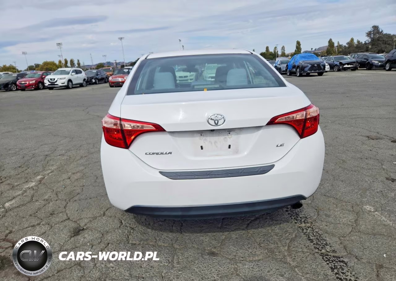 2018 Toyota Corolla Le VIN:2T1BURHEXJC028431 - 6