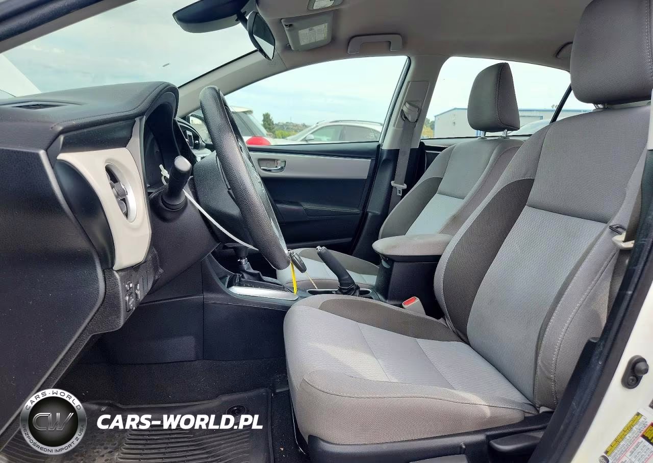 2018 Toyota Corolla Le VIN:2T1BURHEXJC028431 - 7