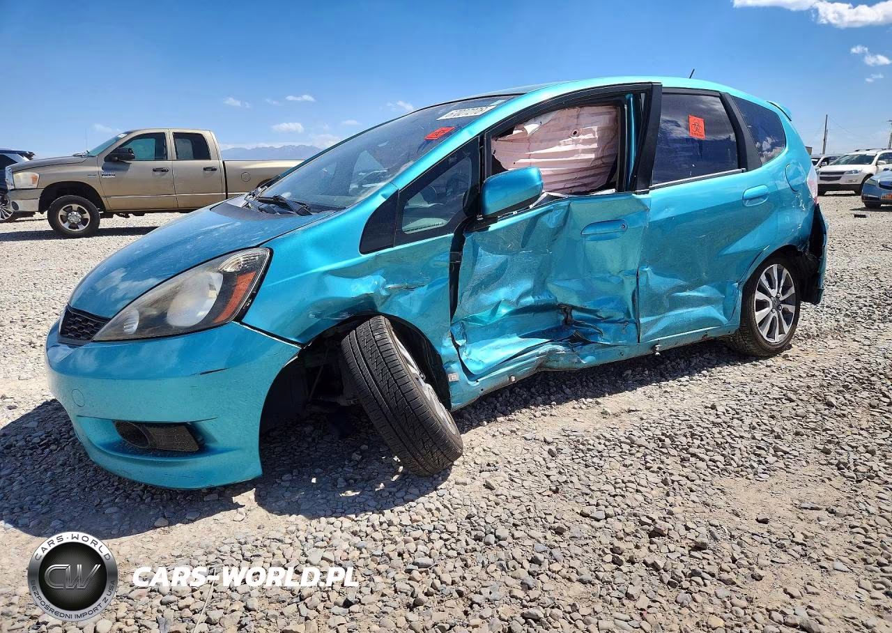 2013 Honda Fit Sport VIN:JHMGE8H55DC028717 - 1