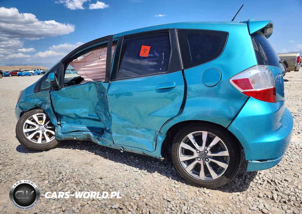 2013 Honda Fit Sport VIN:JHMGE8H55DC028717 - 2