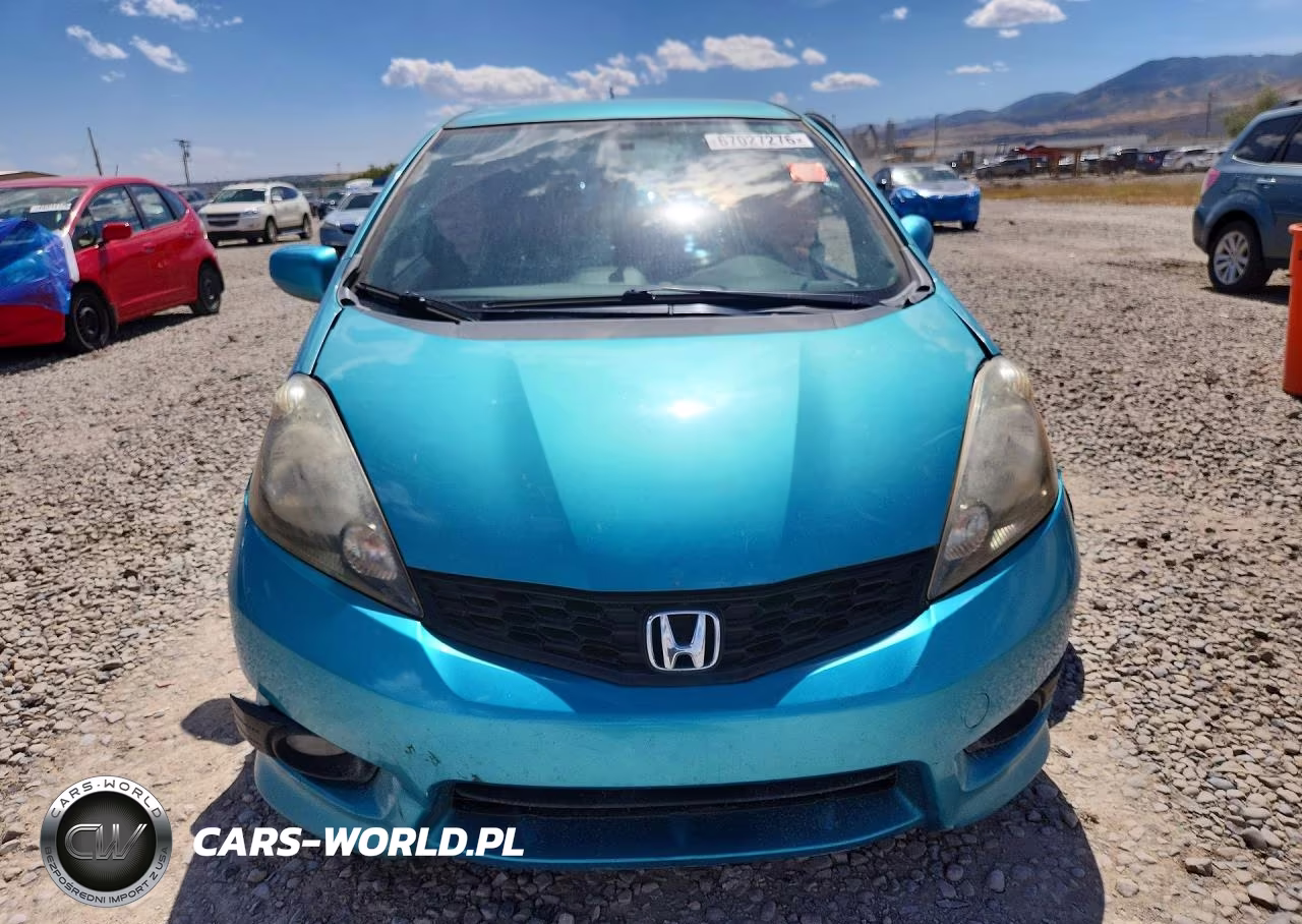 2013 Honda Fit Sport VIN:JHMGE8H55DC028717 - 5