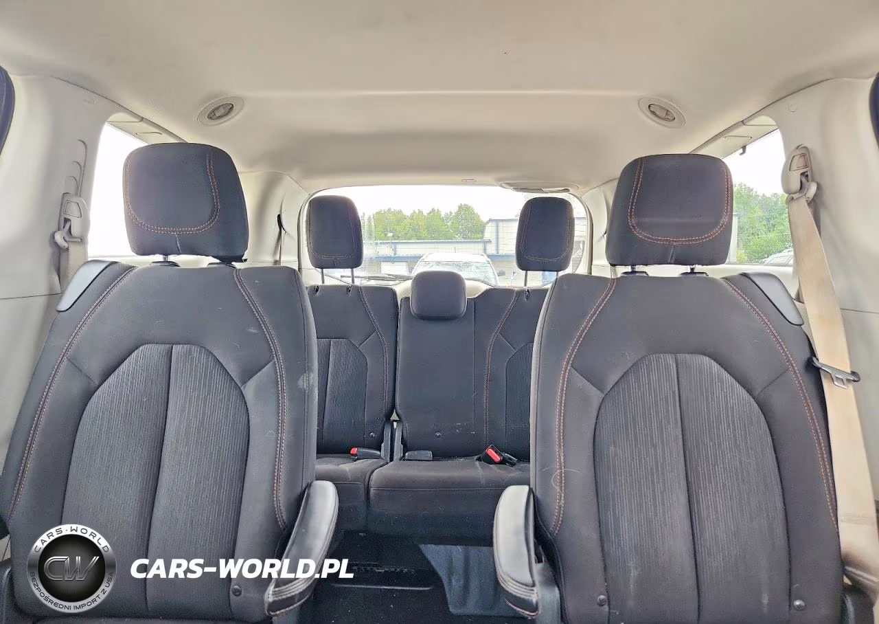 2017 Chrysler Pacifica Lx VIN:2C4RC1CG6HR598027 - 10
