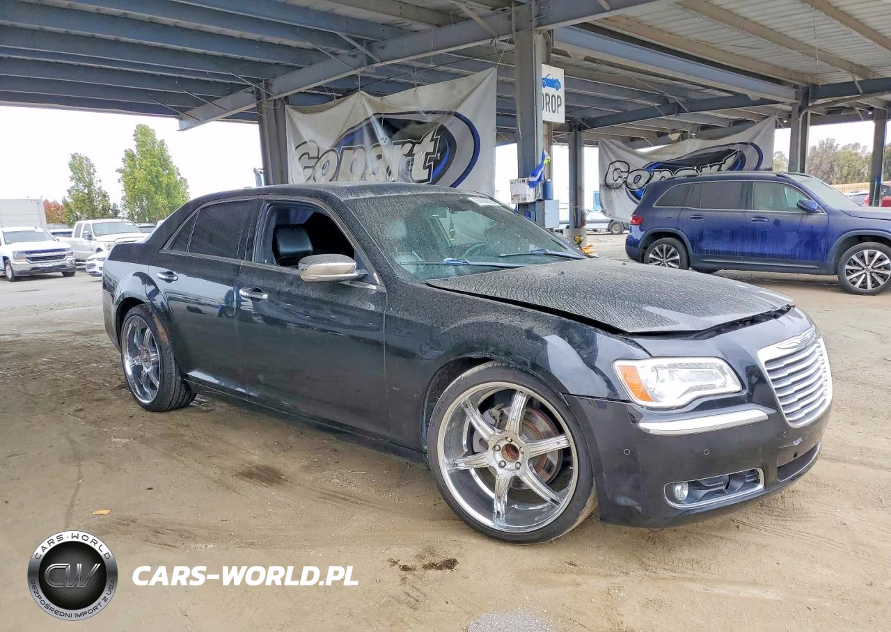 2013 Chrysler 300C VIN:2C3CCAET5DH600452 - 4