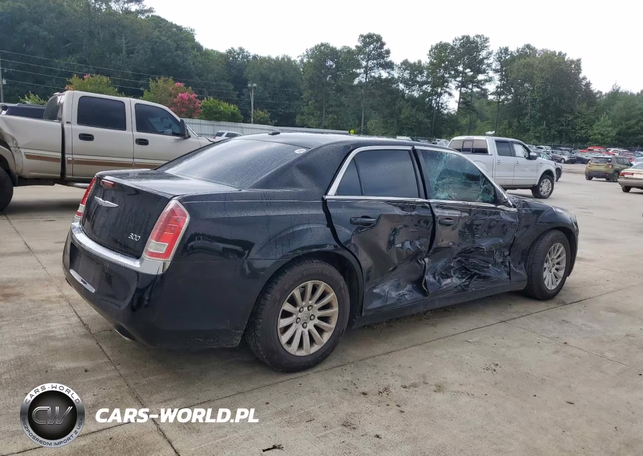2014 Chrysler 300 VIN:2C3CCAAG8EH358105 - 3
