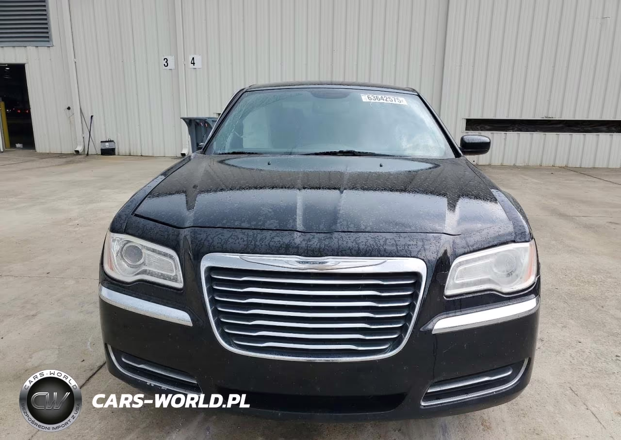 2014 Chrysler 300 VIN:2C3CCAAG8EH358105 - 5