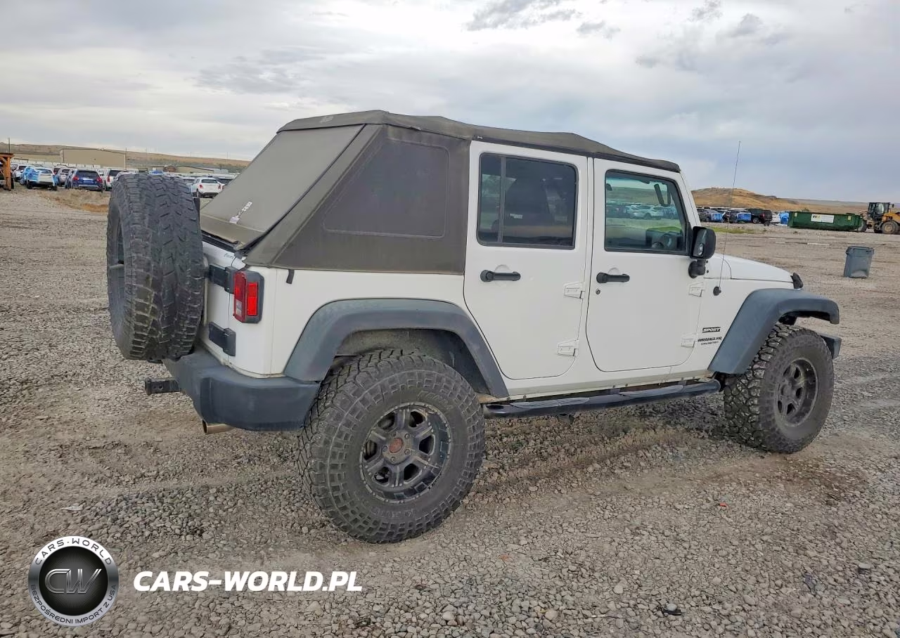 2012 Jeep Wrangler Unlimited Sport VIN:1C4BJWDG3CL160196 - 3