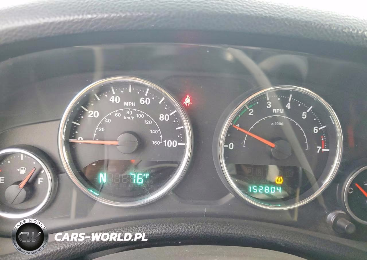 2012 Jeep Wrangler Unlimited Sport VIN:1C4BJWDG3CL160196 - 9