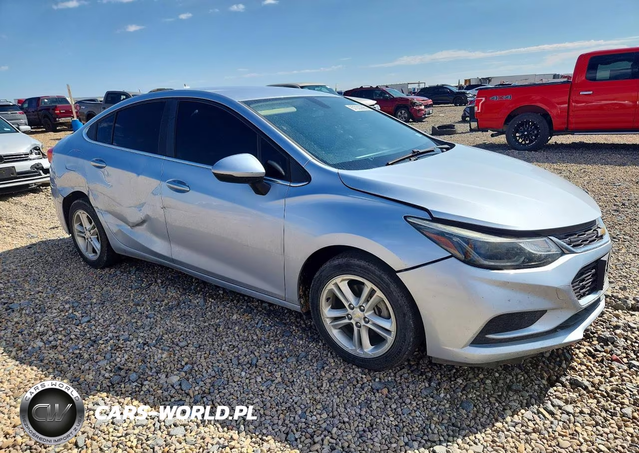 2017 Chevrolet Cruze Lt VIN:1G1BE5SM9H7122794 - 4