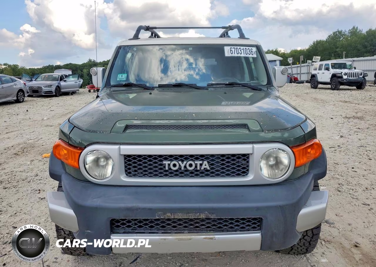 2010 Toyota Fj Cruiser Base VIN:JTEBU4BF7AK083580 - 5