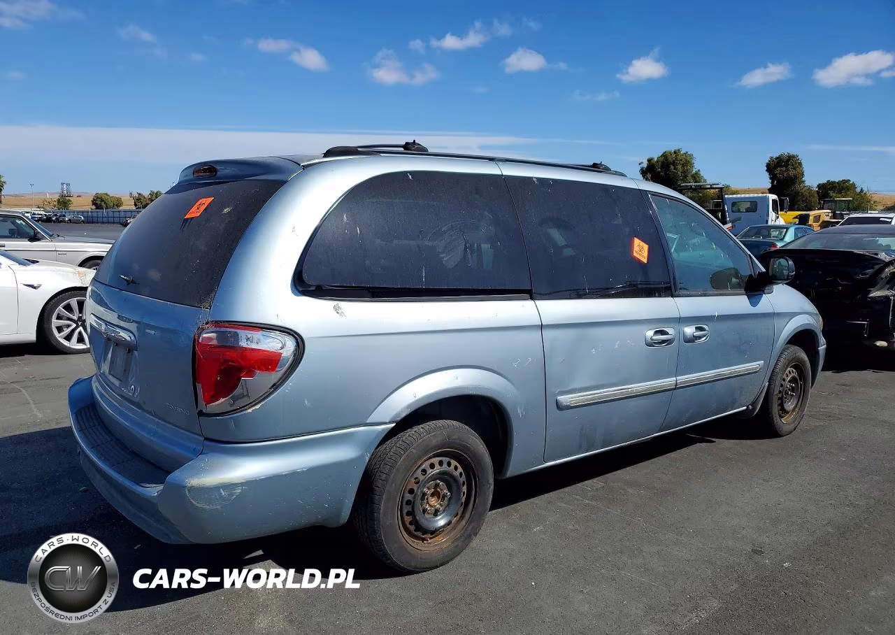2005 Chrysler Town & Country Touring VIN:2C4GP54L85R226098 - 3