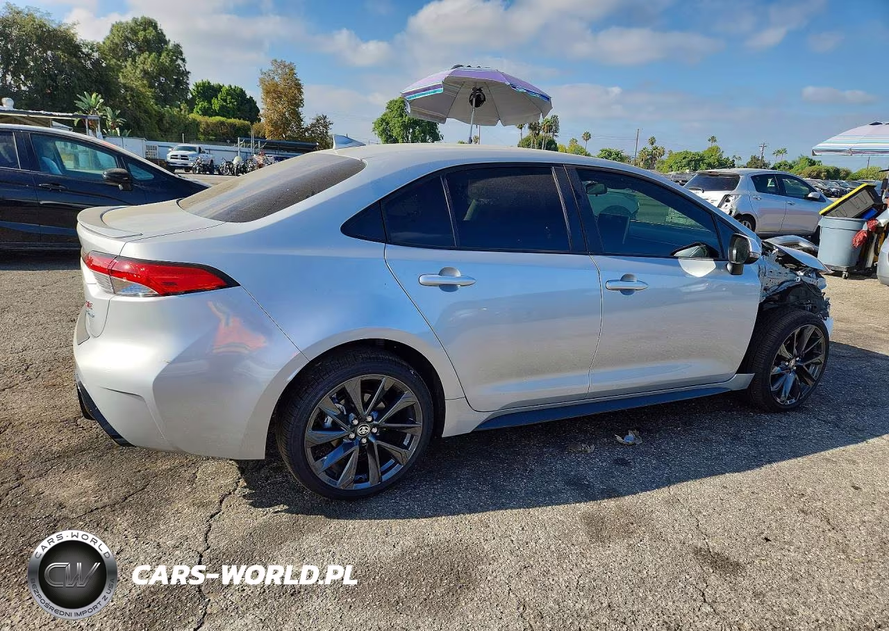 2026 Toyota Corolla Hybrid Se VIN:JTDBCMFE9T3138715 - 3