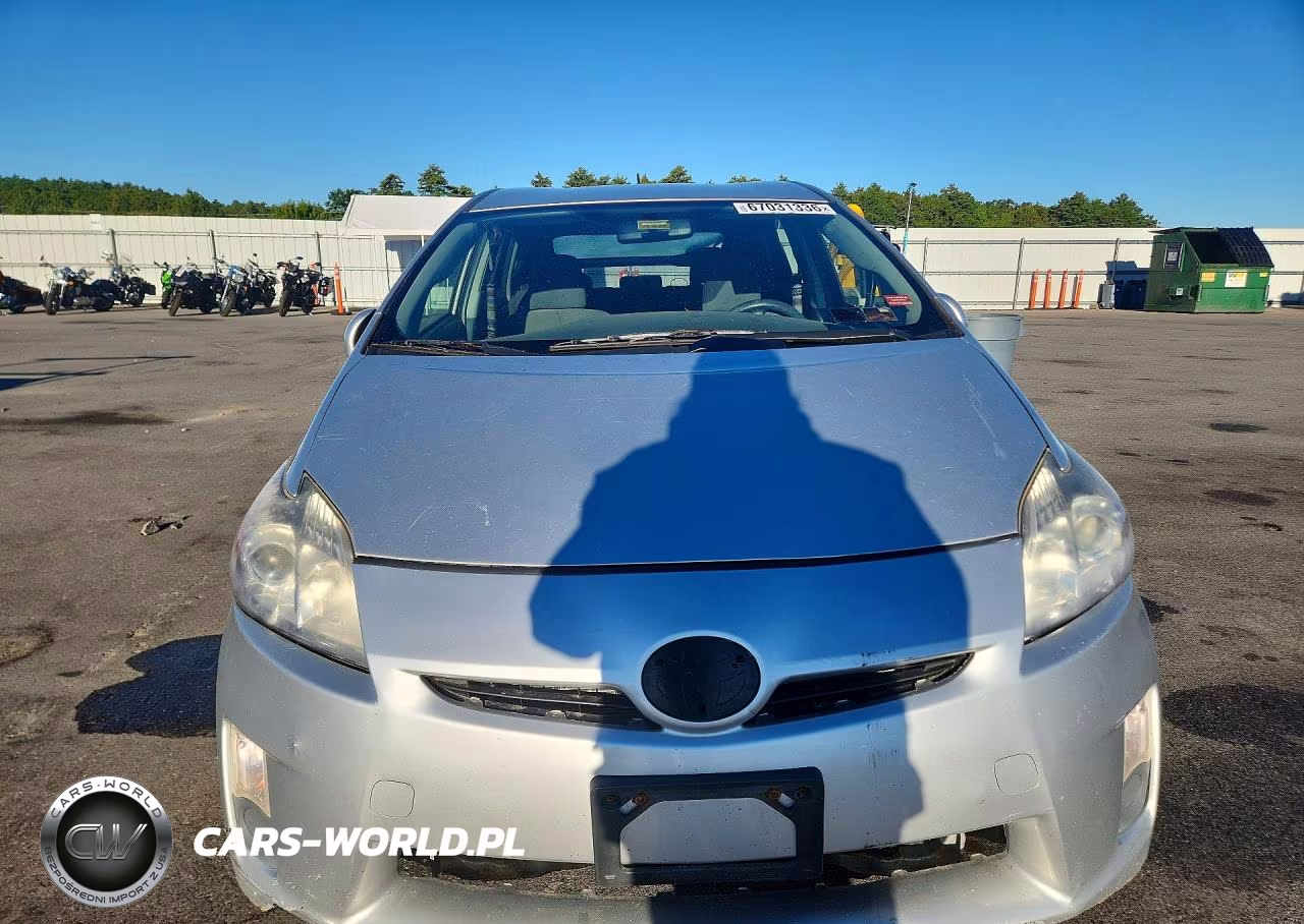 2011 Toyota Prius Three VIN:JTDKN3DU8B5296853 - 5