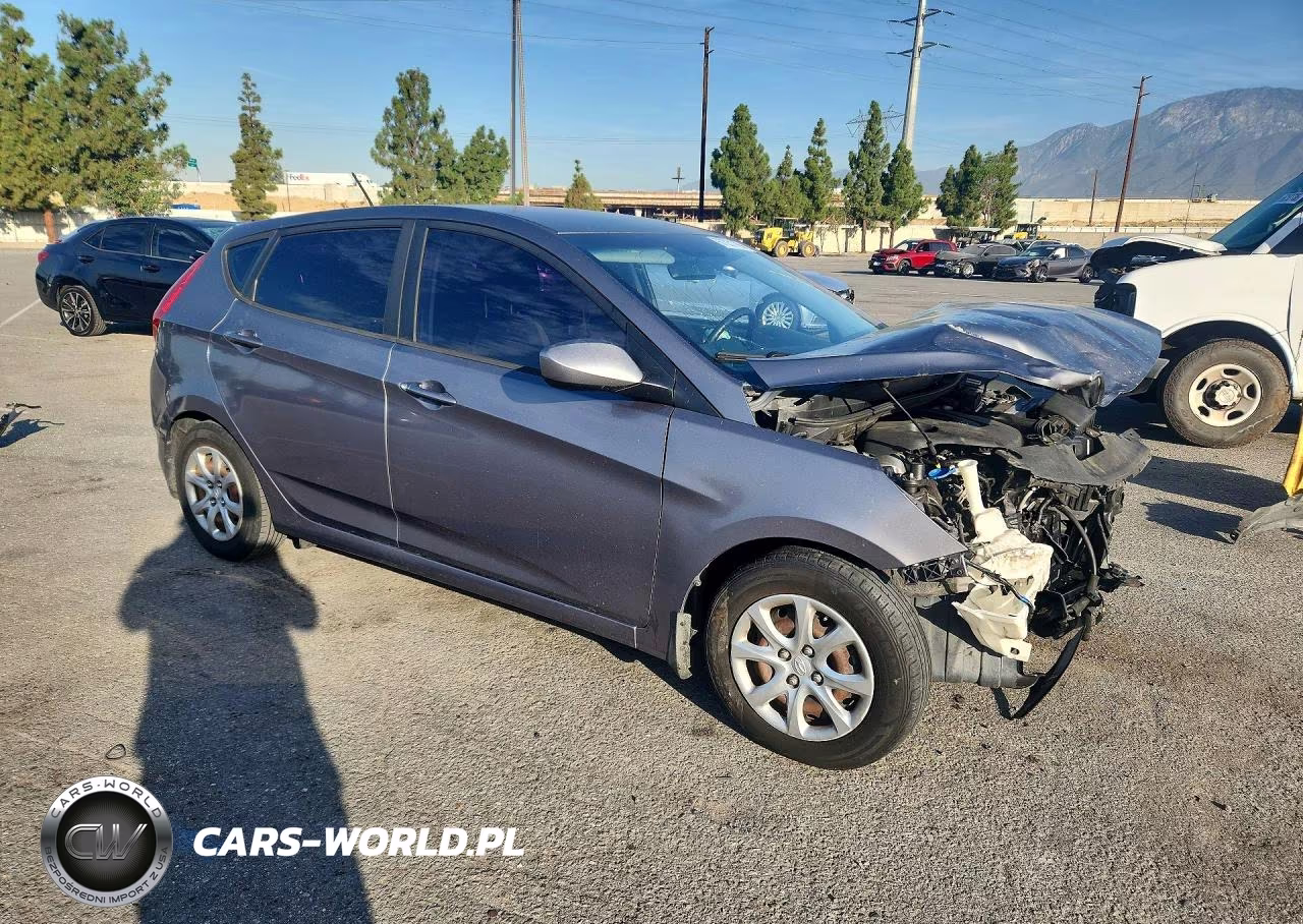 2014 Hyundai Accent Gs VIN:KMHCT5AE3EU193137 - 4