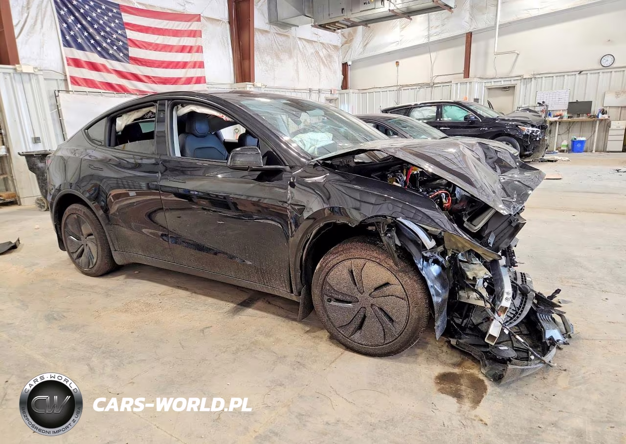 2026 Tesla Model Y VIN:7SAYGDEE9TF450409 - 4