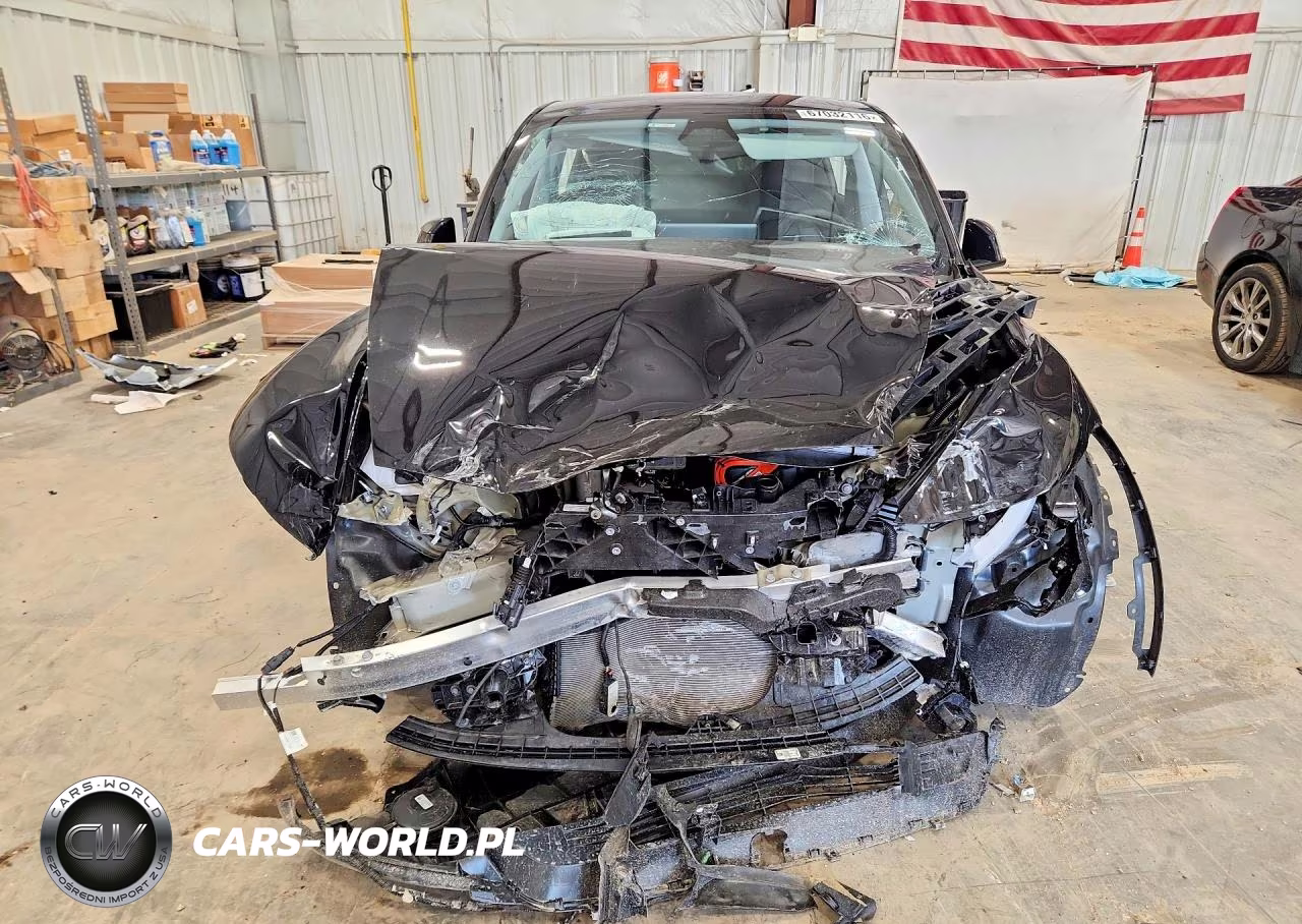 2026 Tesla Model Y VIN:7SAYGDEE9TF450409 - 5