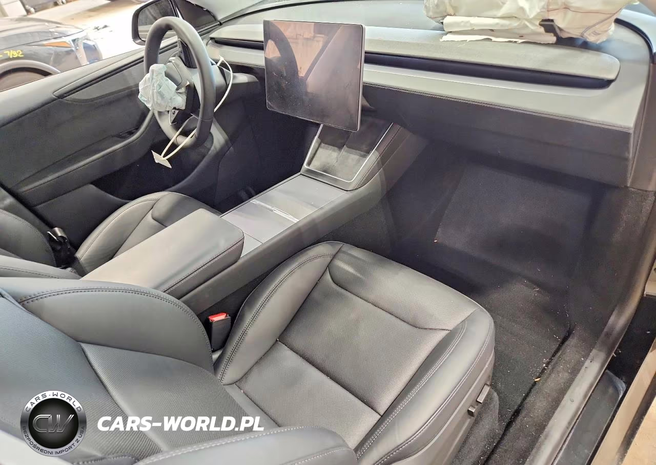 2026 Tesla Model Y VIN:7SAYGDEE9TF450409 - 8