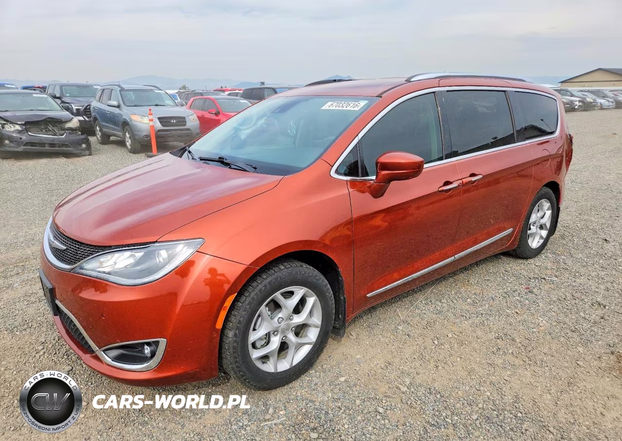 2018 Chrysler Pacifica Touring L VIN:2C4RC1BG5JR182641 - 1