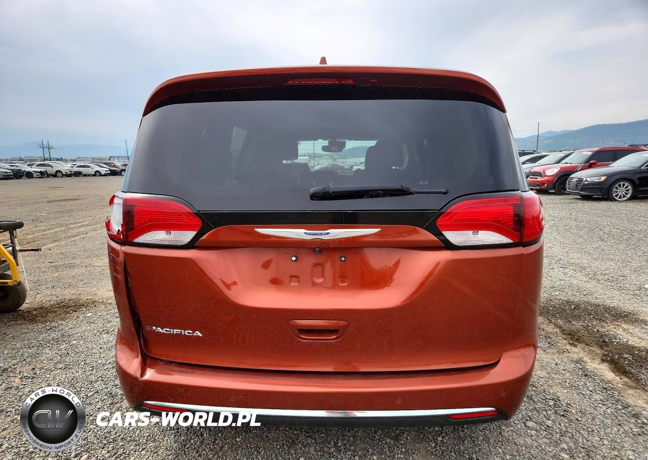 2018 Chrysler Pacifica Touring L VIN:2C4RC1BG5JR182641 - 6