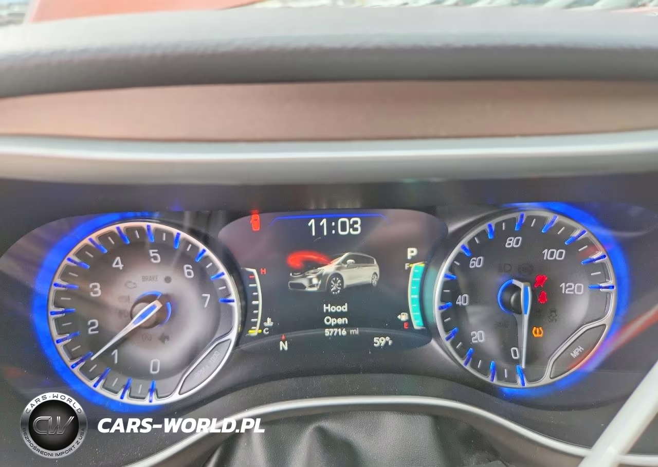 2018 Chrysler Pacifica Touring L VIN:2C4RC1BG5JR182641 - 9