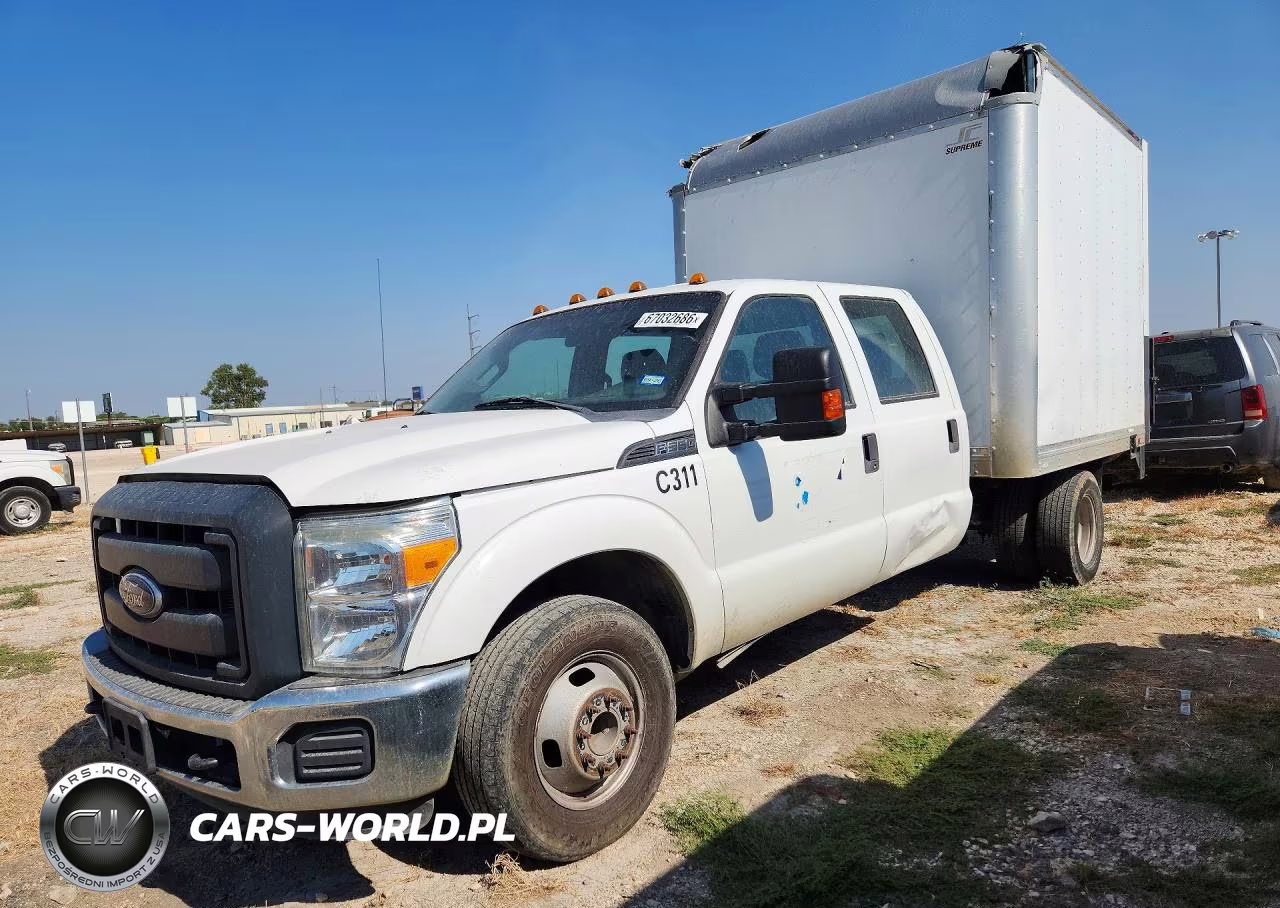 2015 Ford F350 Super Duty Box Truck