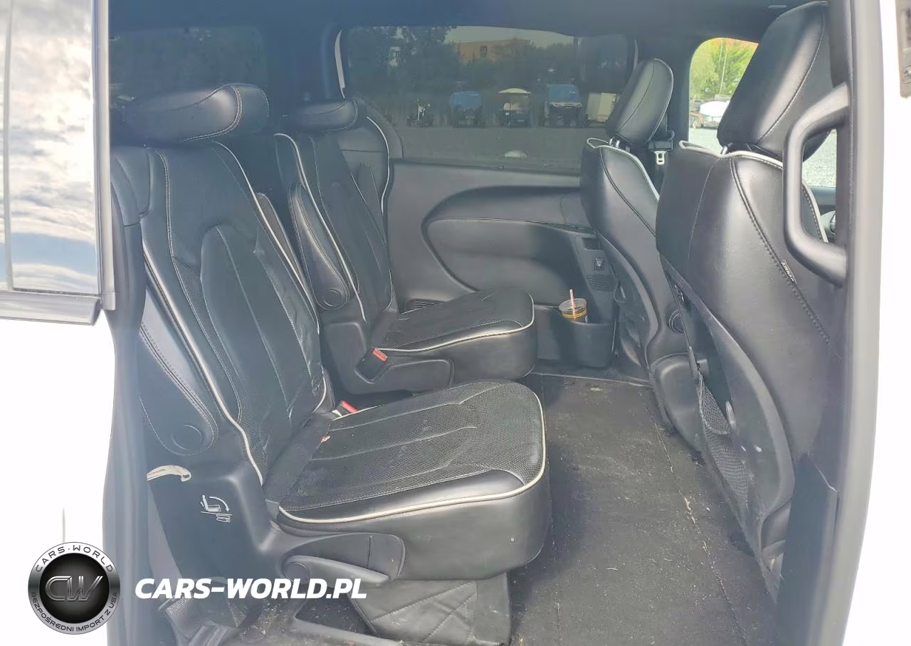2019 Chrysler Pacifica Limited VIN:2C4RC1GG6KR668532 - 11