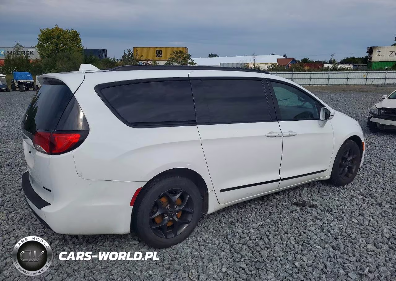 2019 Chrysler Pacifica Limited VIN:2C4RC1GG6KR668532 - 3