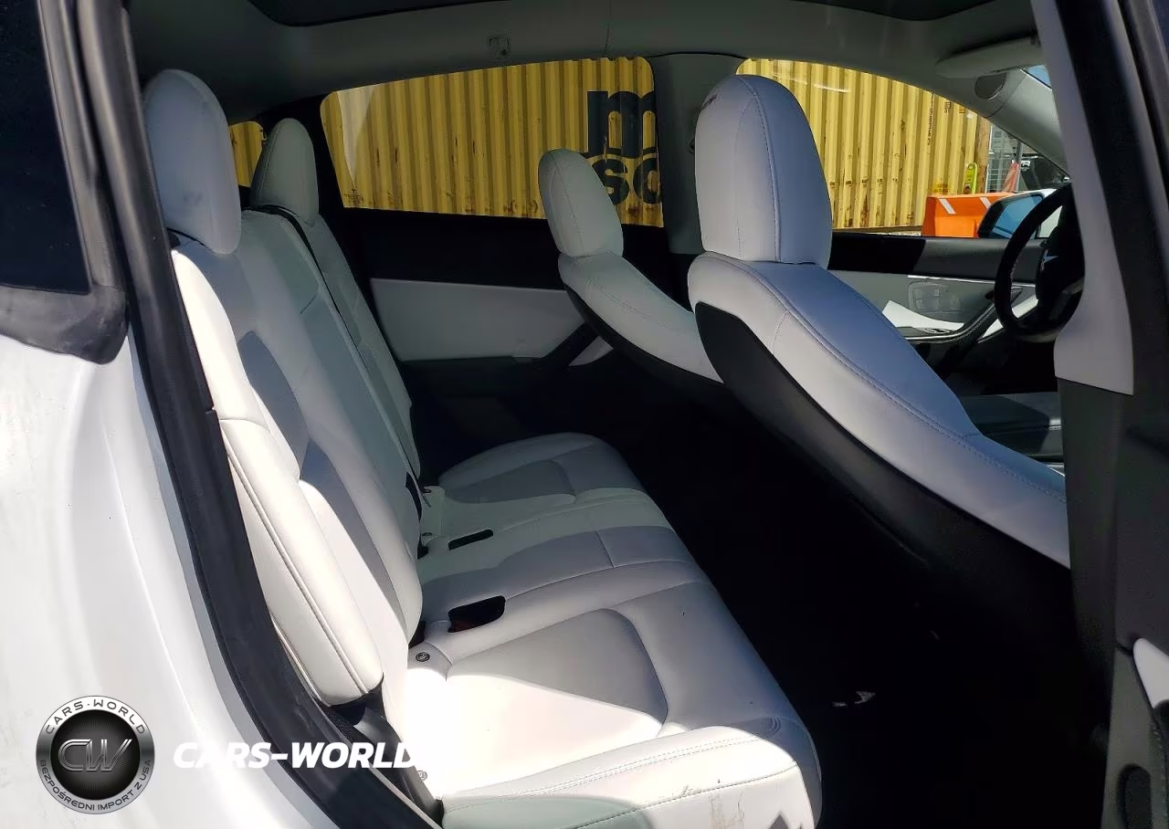 2021 Tesla Model Y VIN:5YJYGDEE3MF119775 - 10
