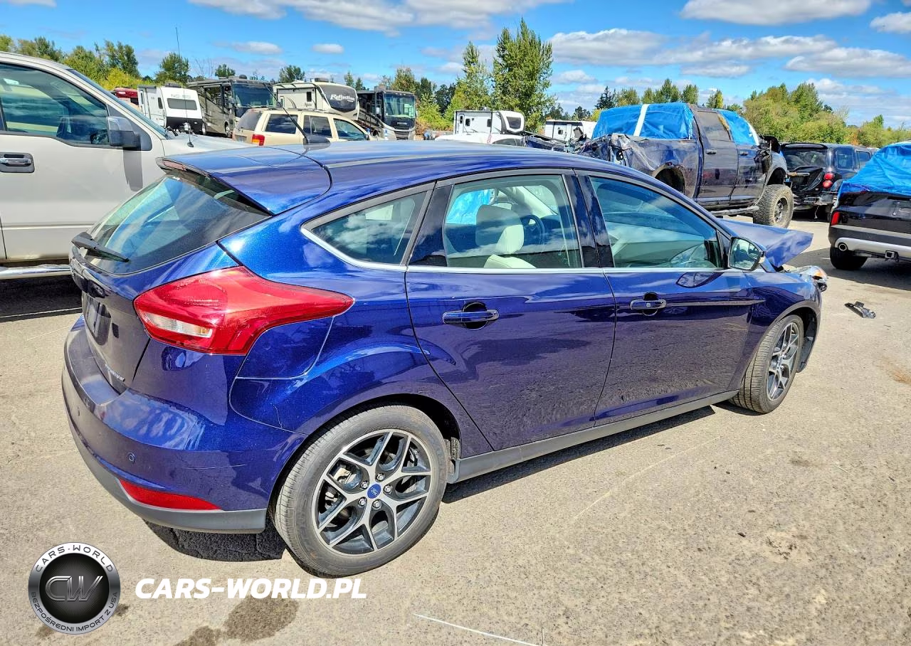 2017 Ford Focus Titanium VIN:1FADP3N28HL280128 - 3