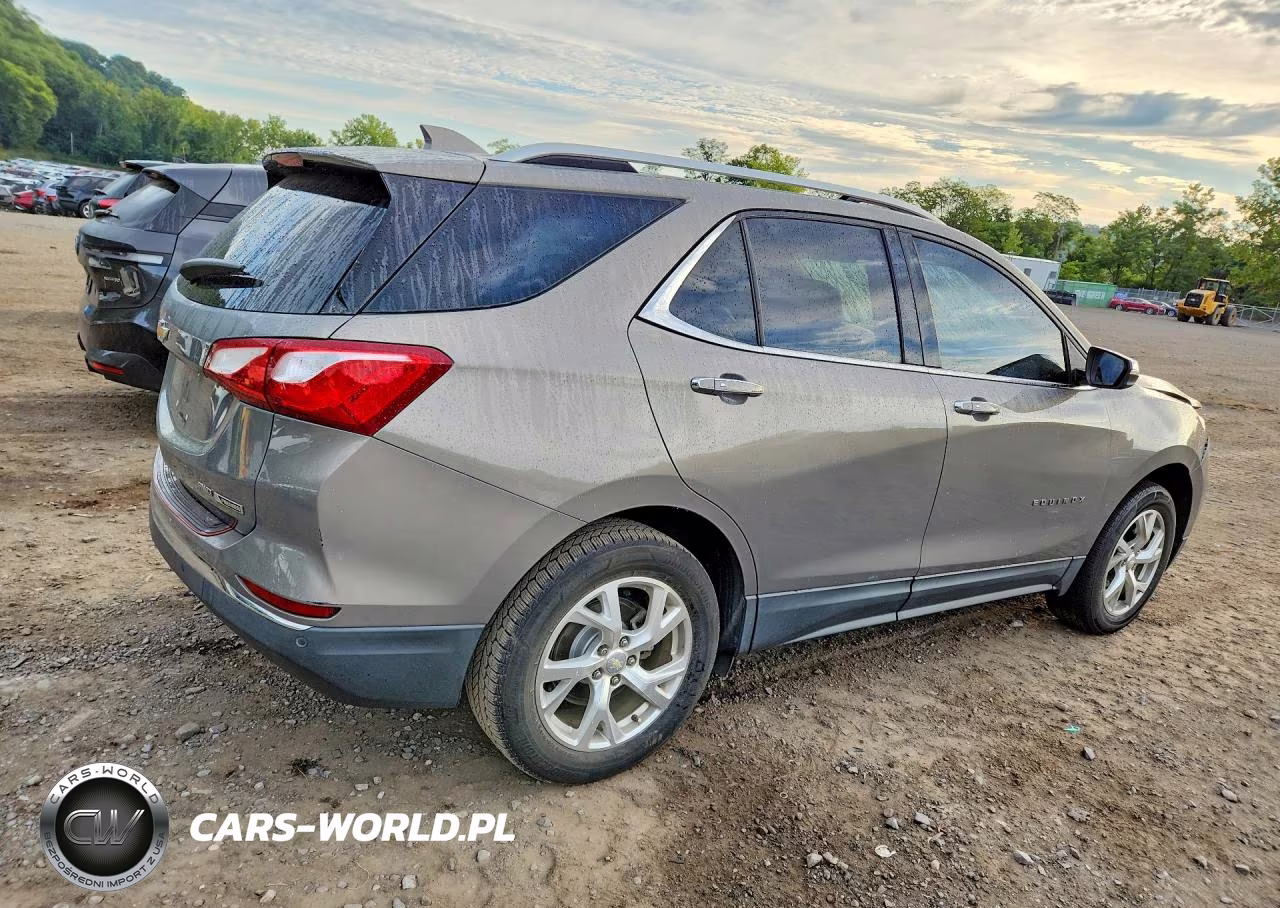 2018 Chevrolet Equinox Premier VIN:3GNAXVEV8JS553871 - 3