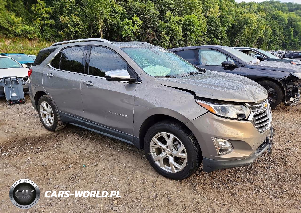2018 Chevrolet Equinox Premier VIN:3GNAXVEV8JS553871 - 4