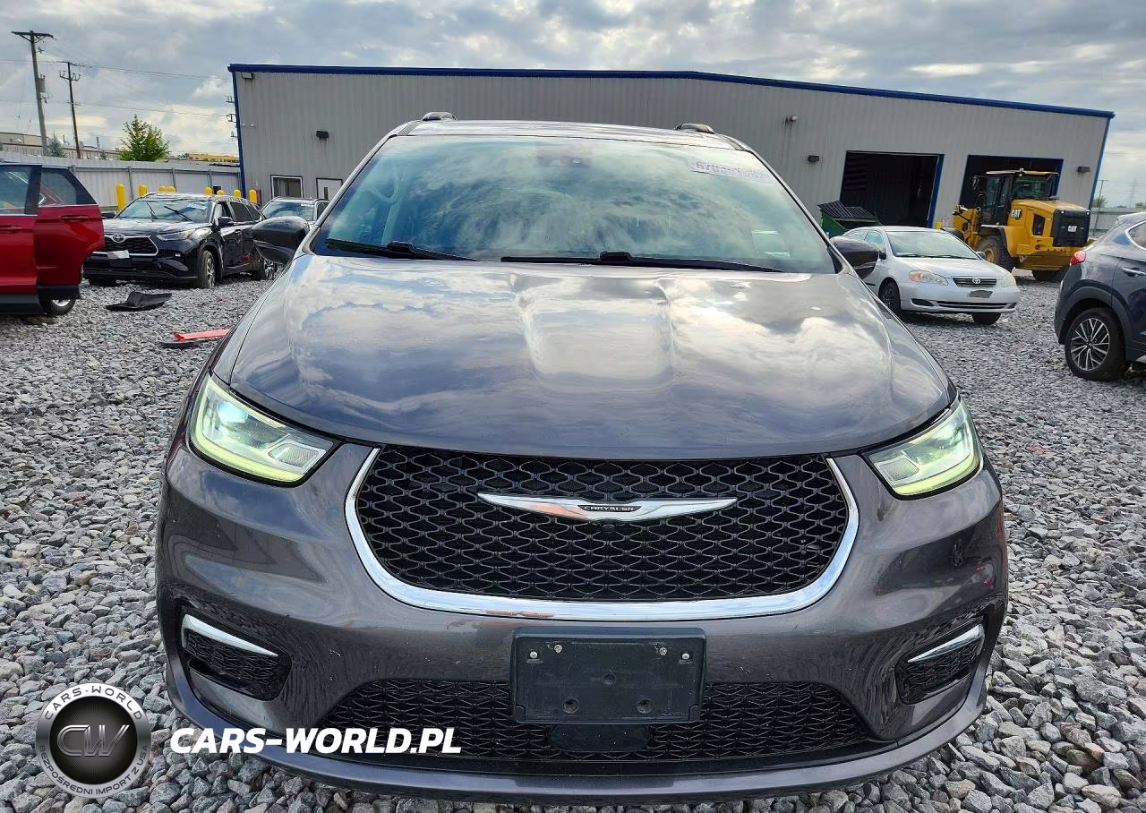 2022 Chrysler Pacifica Touring L VIN:2C4RC1BG8NR149011 - 5