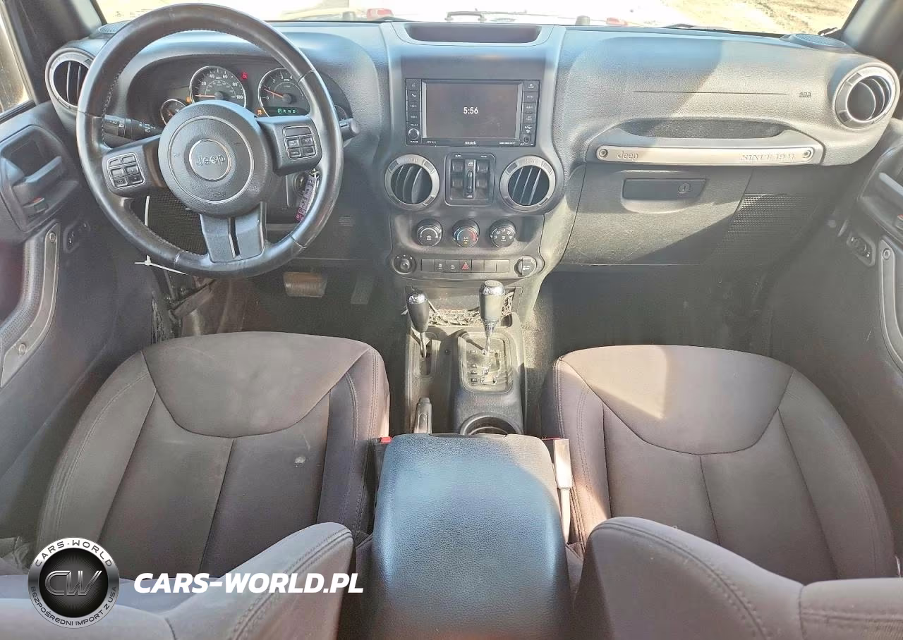 2015 Jeep Wrangler Unlimited Sport VIN:1C4BJWDG0FL557093 - 8