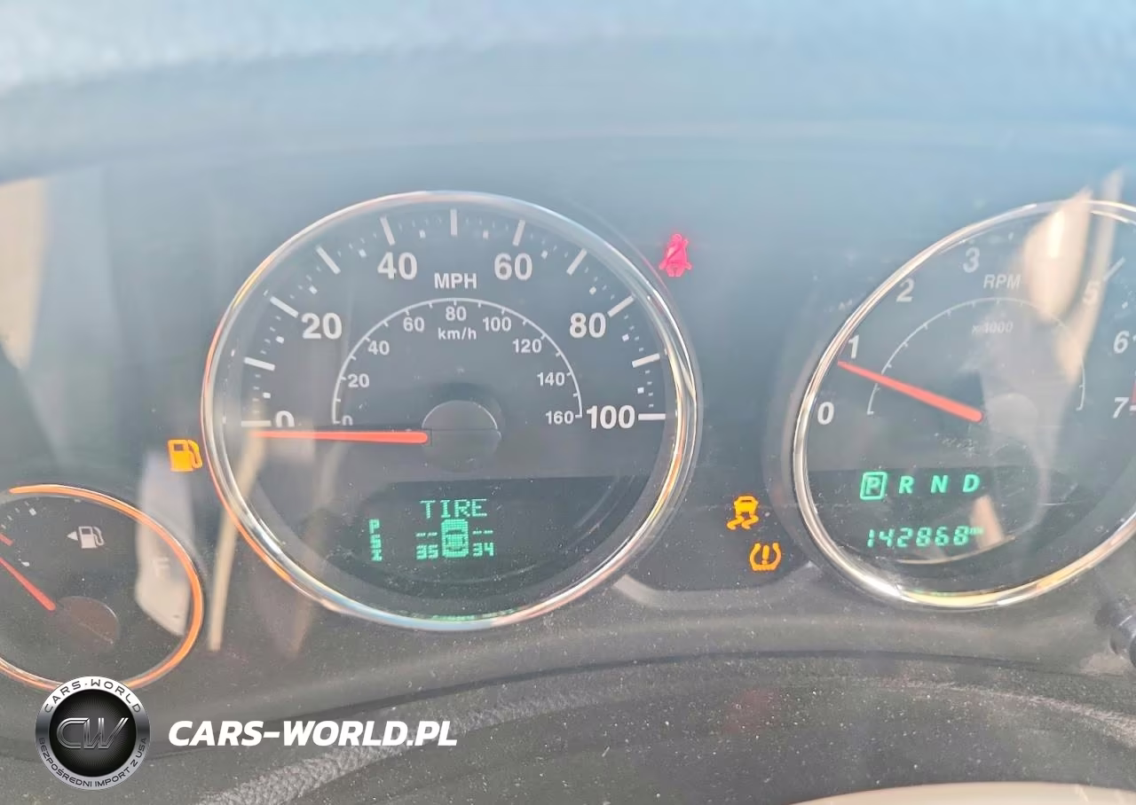 2015 Jeep Wrangler Unlimited Sport VIN:1C4BJWDG0FL557093 - 9