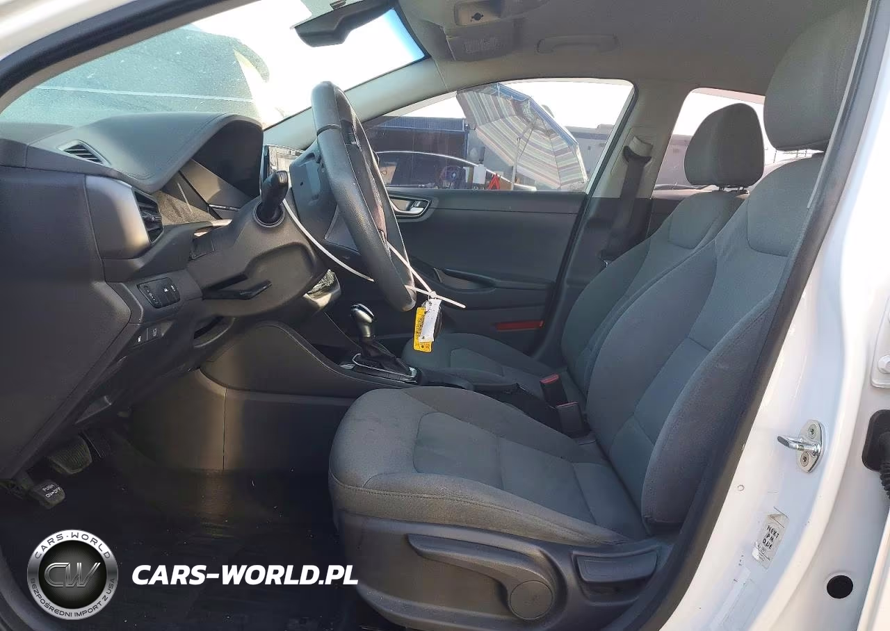 2020 Hyundai Ioniq Blue VIN:KMHC65LC0LU238048 - 7