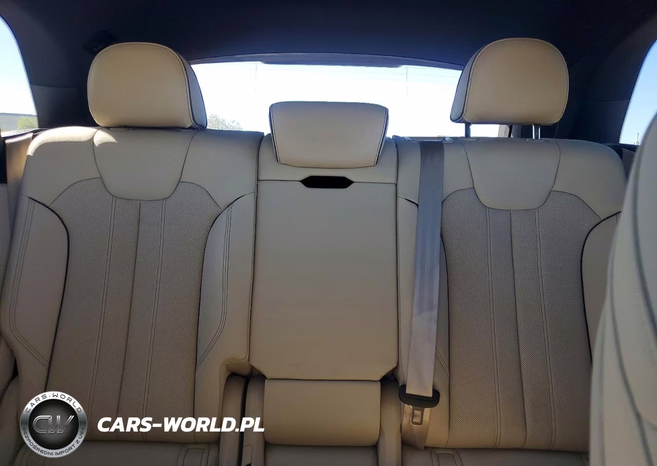 2025 Audi Q5 Premium Plus 45 VIN:WA1EAAFY0S2010390 - 10