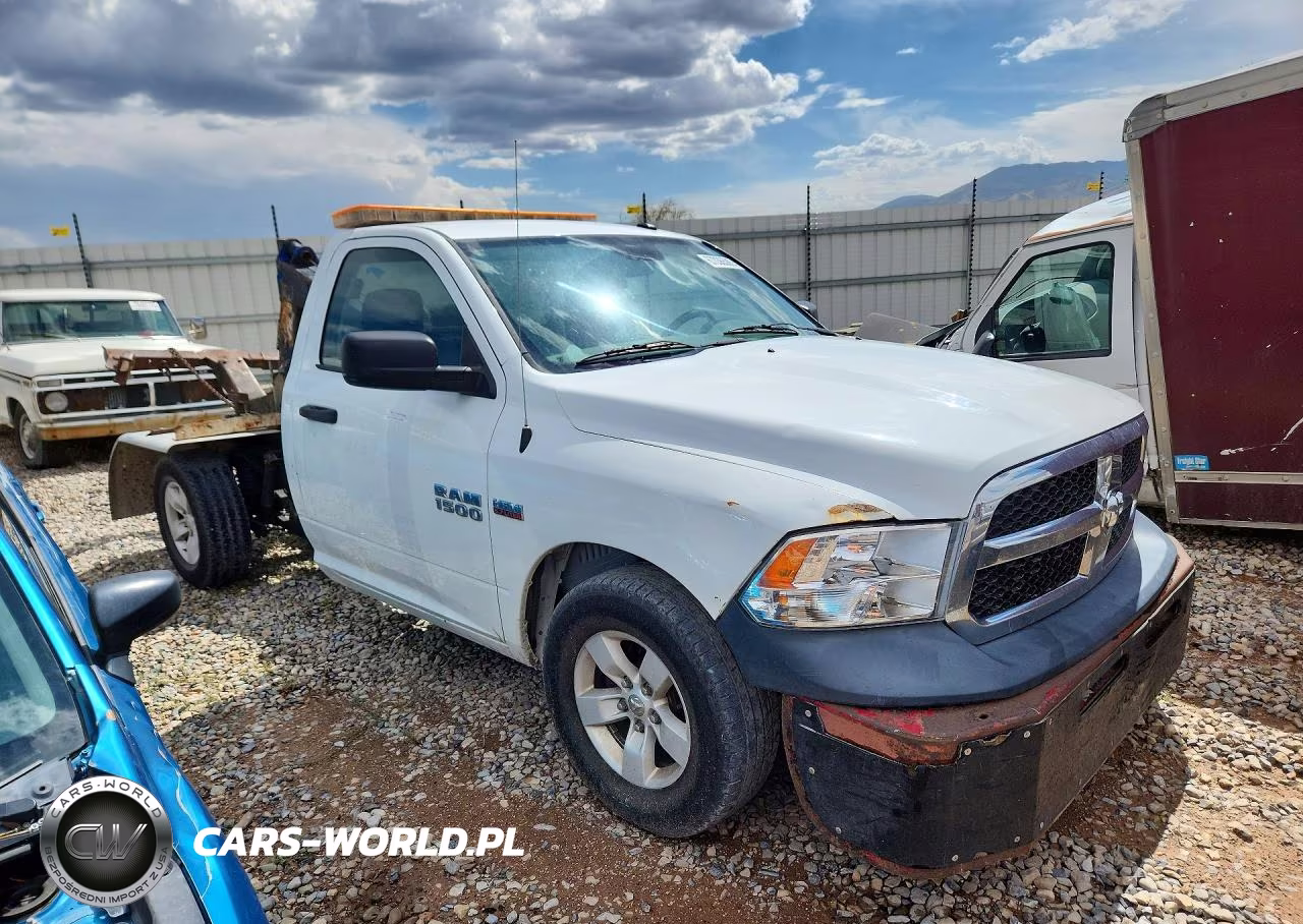 2015 Ram 3500 VIN:3C6JR6DT9FG549371 - 4
