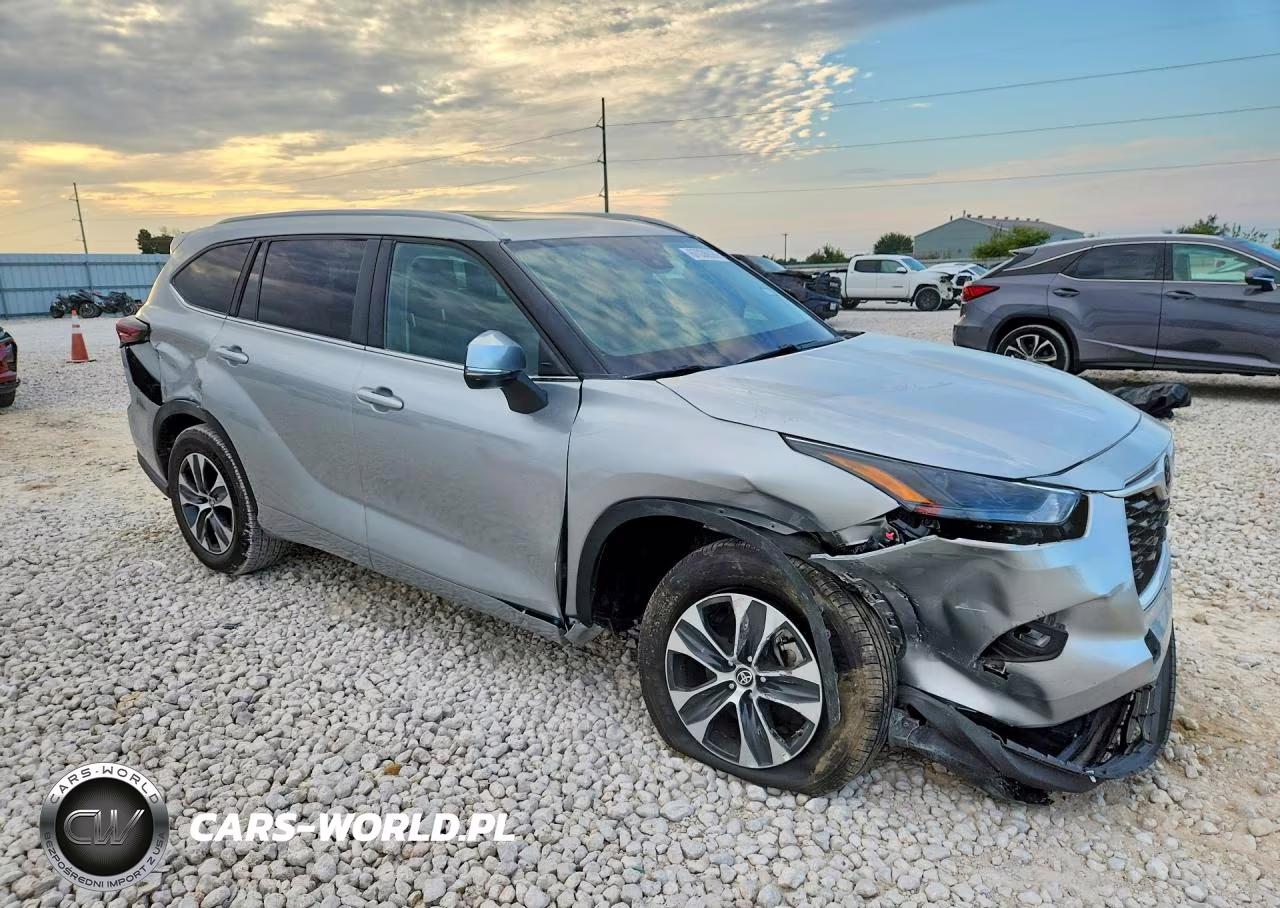 2025 Toyota Highlander Xle VIN:5TDKDRAH8SS551623 - 4