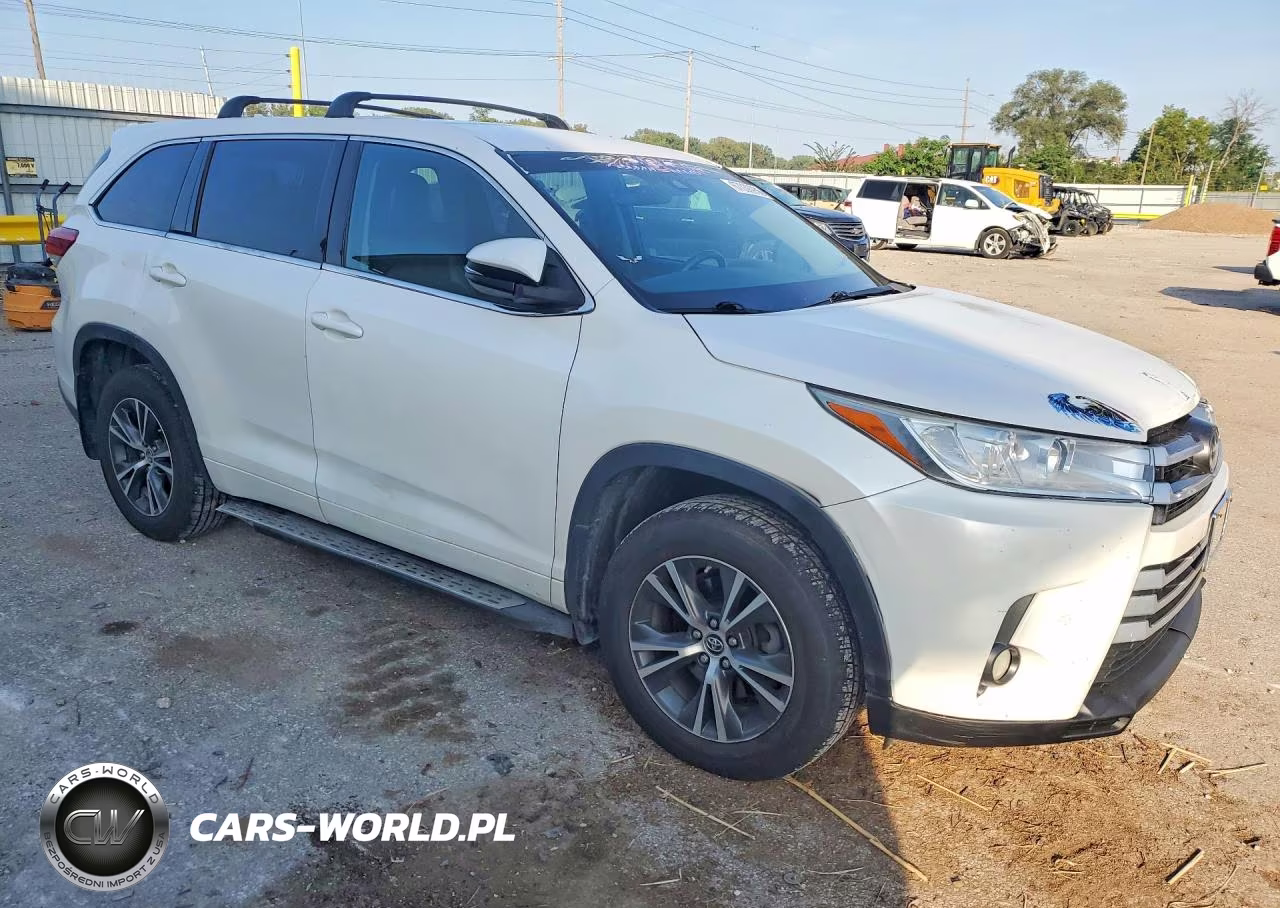 2017 Toyota Highlander Le Plus VIN:5TDBZRFH3HS401082 - 4