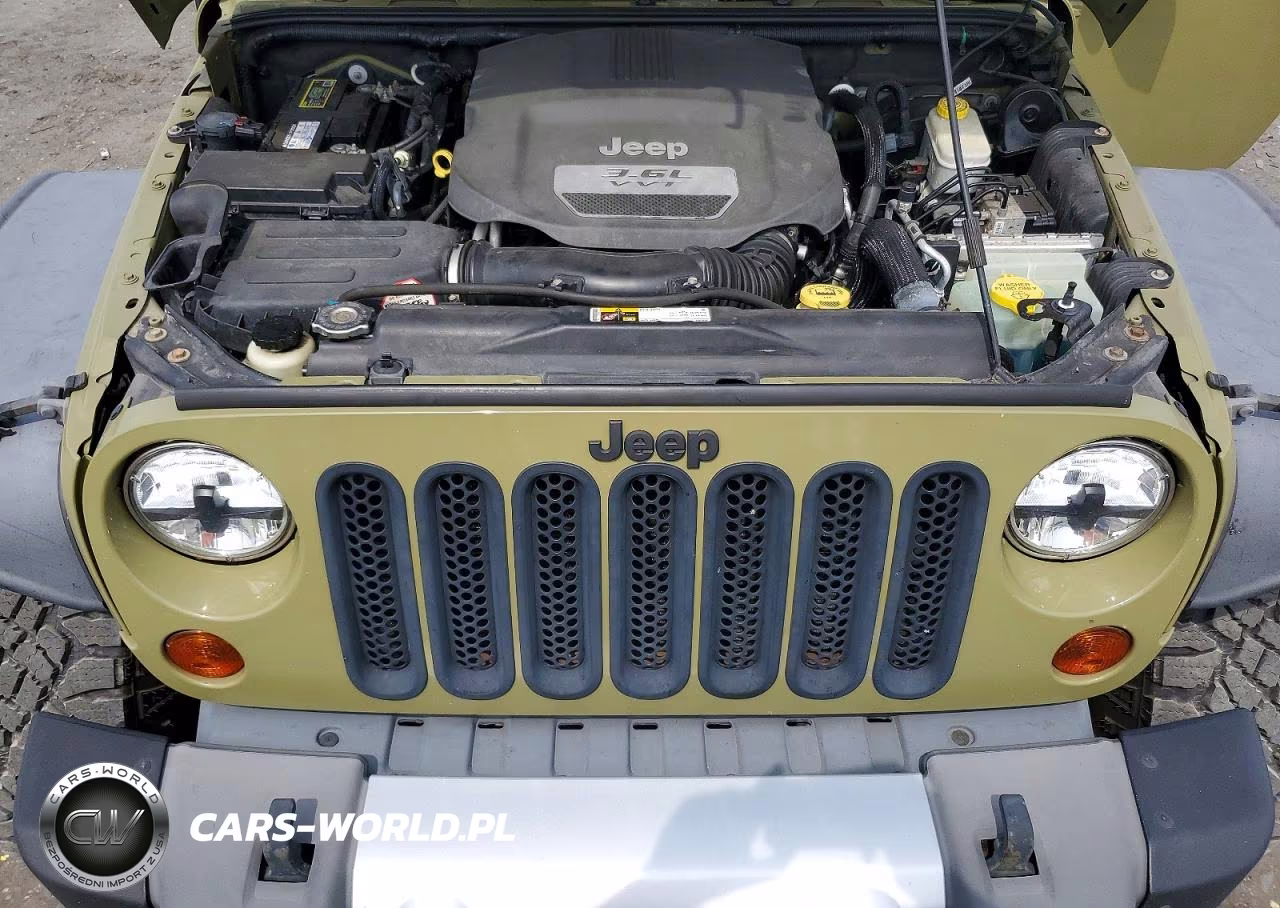 2013 Jeep Wrangler Unlimited Sahara VIN:1C4BJWEG4DL532550 - 12