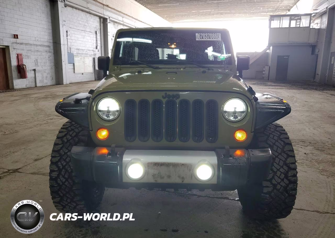 2013 Jeep Wrangler Unlimited Sahara VIN:1C4BJWEG4DL532550 - 5