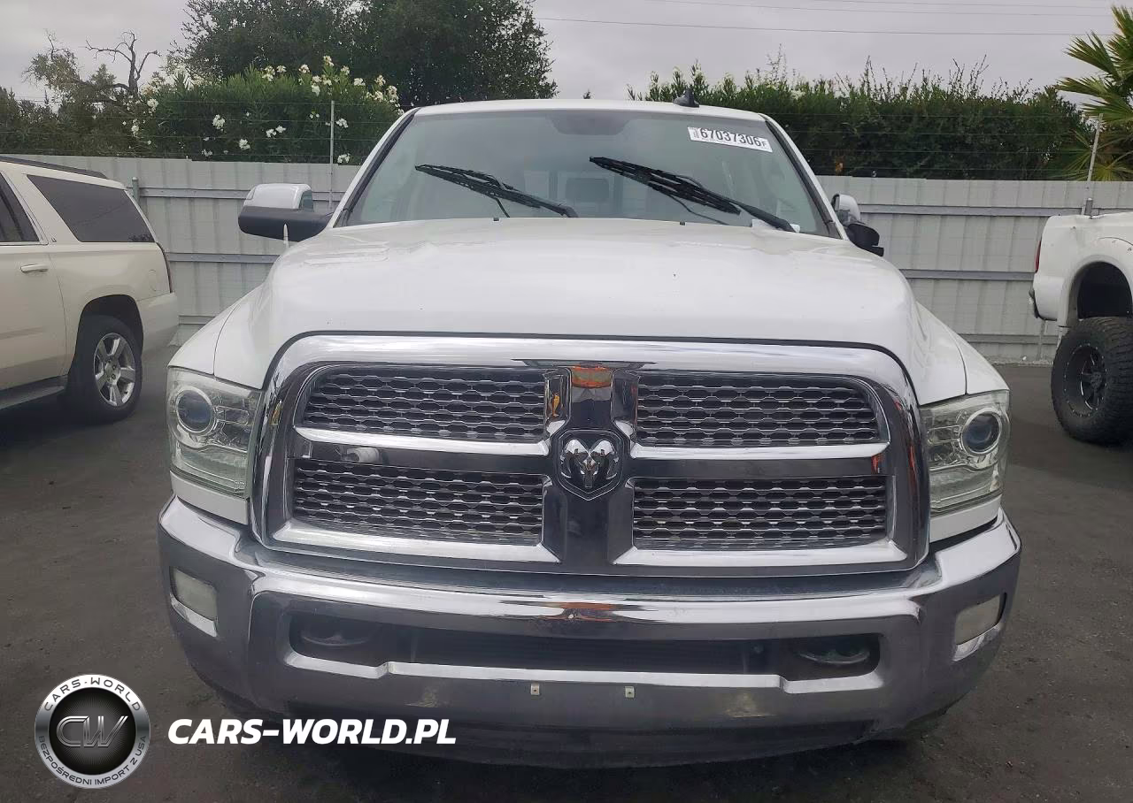 2015 Ram 3500 Laramie VIN:3C63R3MLXFG616826 - 5