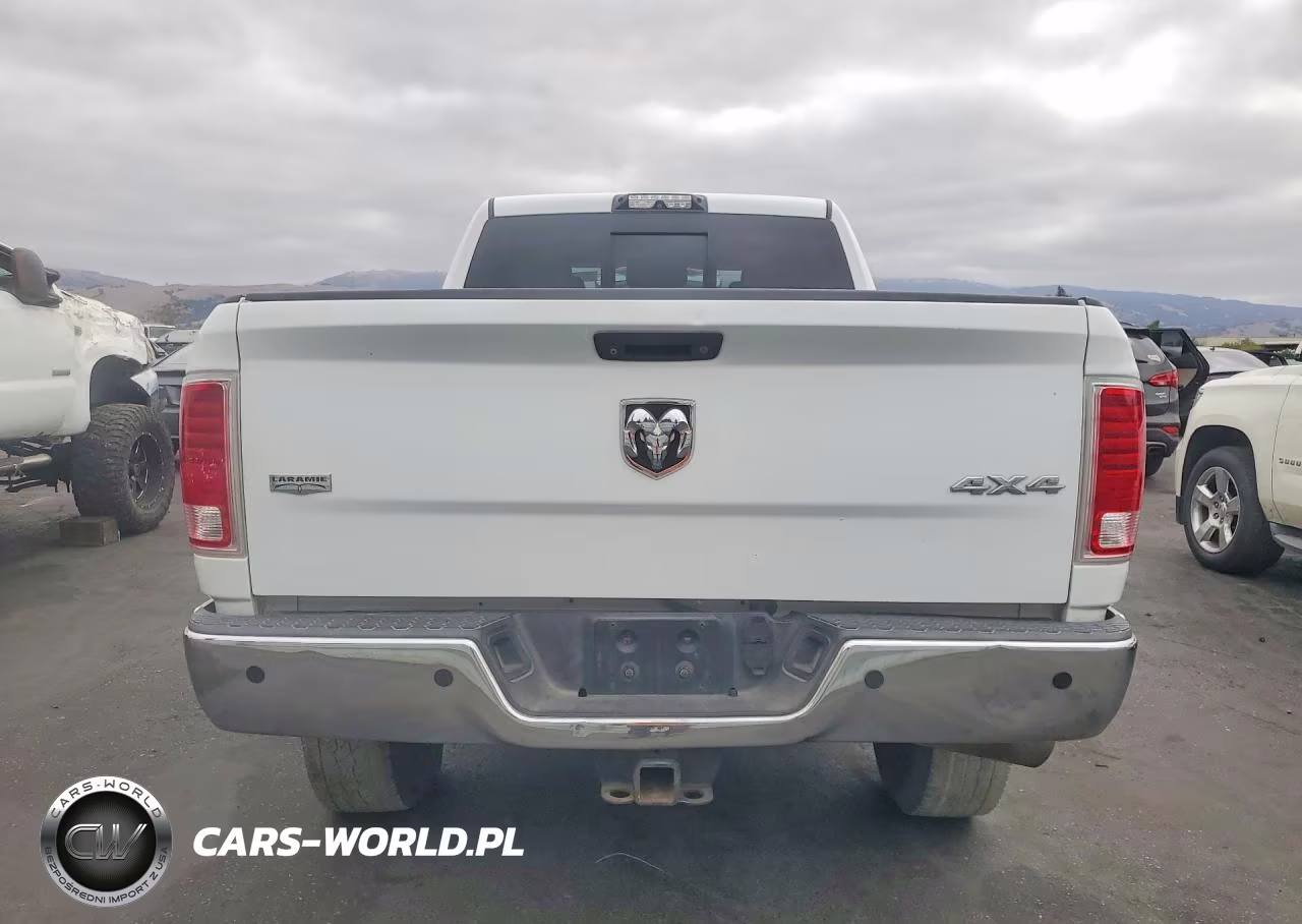 2015 Ram 3500 Laramie VIN:3C63R3MLXFG616826 - 6